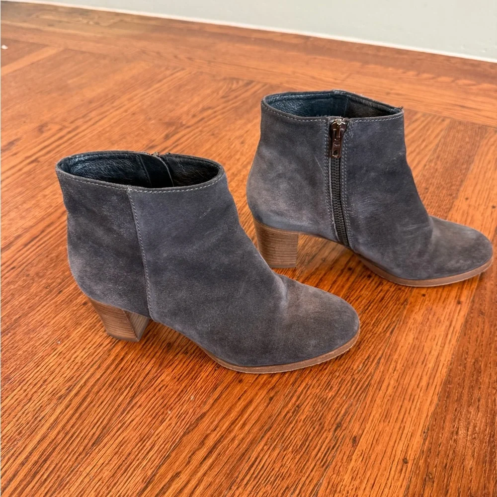 J. Crew Aggie Suede Grey Ankle Booties • Women’s 6.5 - Picture 3 of 7